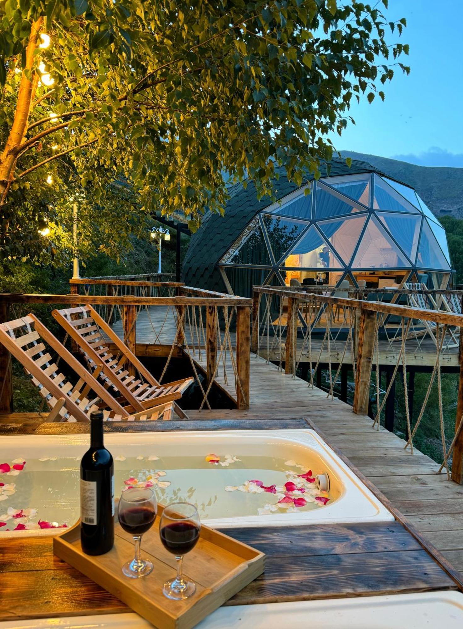 Glamping Emerald Kazbegi Esterno foto