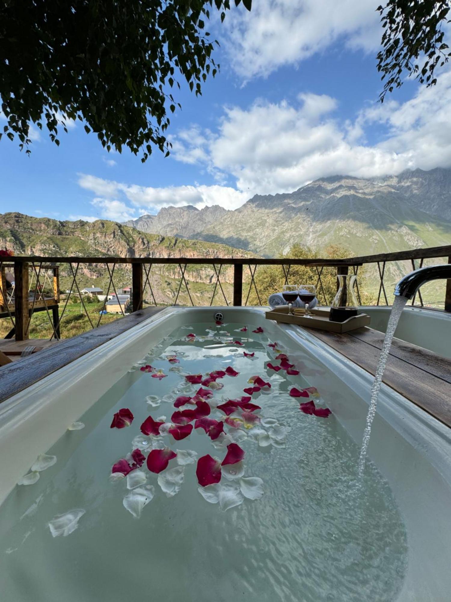 Glamping Emerald Kazbegi Esterno foto
